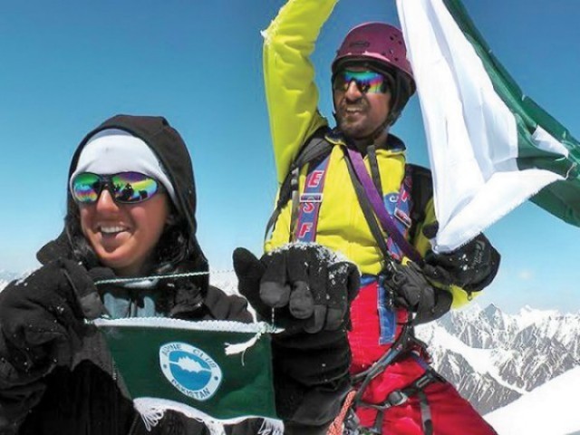 Samina Baig и Mirza Ali на Эвересте, май 2013