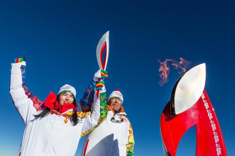 Олимпийский огонь на вершине Эльбруса