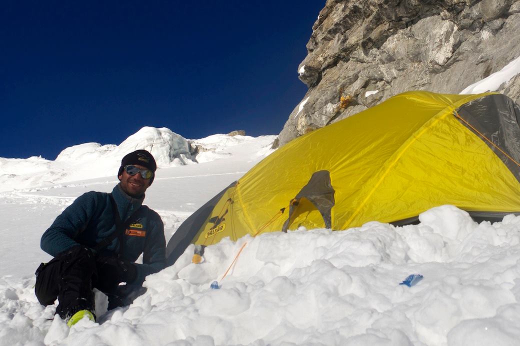 Даниэль Нарди (Daniele Nardi) в первом высотном лагере Camp I на высоте 4800 метров на стороне Диамир на восьмитысячнике Нангапарбат