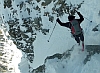 Французский экстремал совершил первый горнолыжный спуск с вершины горы Gros Bechard в Монблане +ФОТО