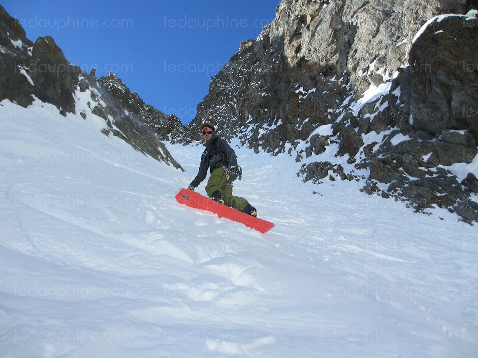 Спуск на сноуборде с Эгюий дю Легль (Aiguille de l