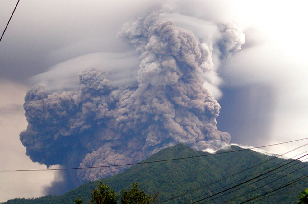 Индонезия, вулкан Сопутан