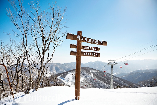 горнолыжный курорт Масик-Рён на склонах перевала Masik Pass в Северной Корее. (Patitucci Photo) 
