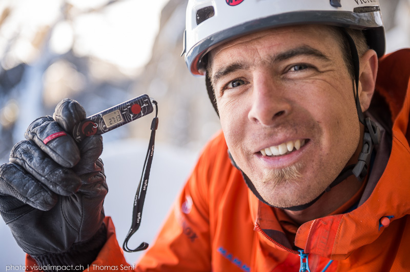Dani Arnold (Дани Арнольд) прошел в скоростном восхождении, соло, без страховки замерзший ледопад Crack Baby на вершину горы Breitwangflue в Швейцарии.