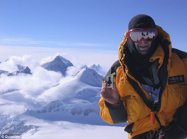 Алистер Сатклифф (Alistair Sutcliffe) на вершине горы Винсон