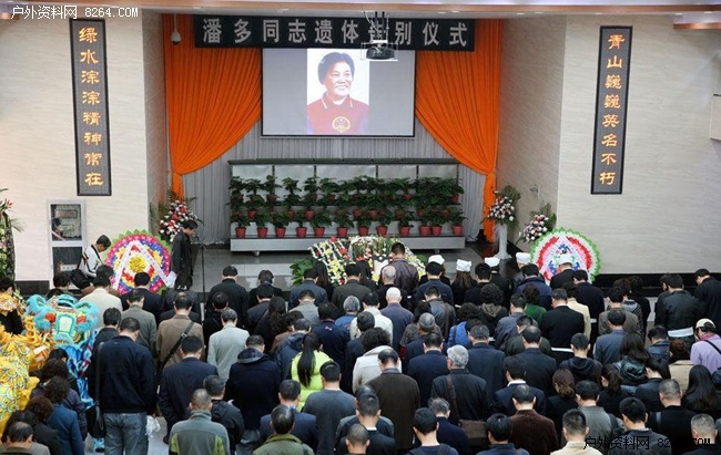 Церемония прощания с Пхантог (Phantog) в городе Уси, провинции Цзянсу