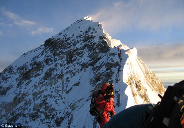Алистер Сатклифф (Alistair Sutcliffe) в восхождении на Эверест