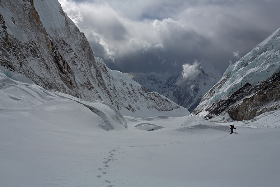 Эверест: дорога из первого высотного лагеря к ледопаду Кхумбу