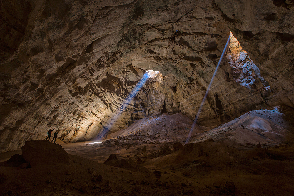 в Оманской пещере Меджлис аль Джинн (Majlis al Jinn)