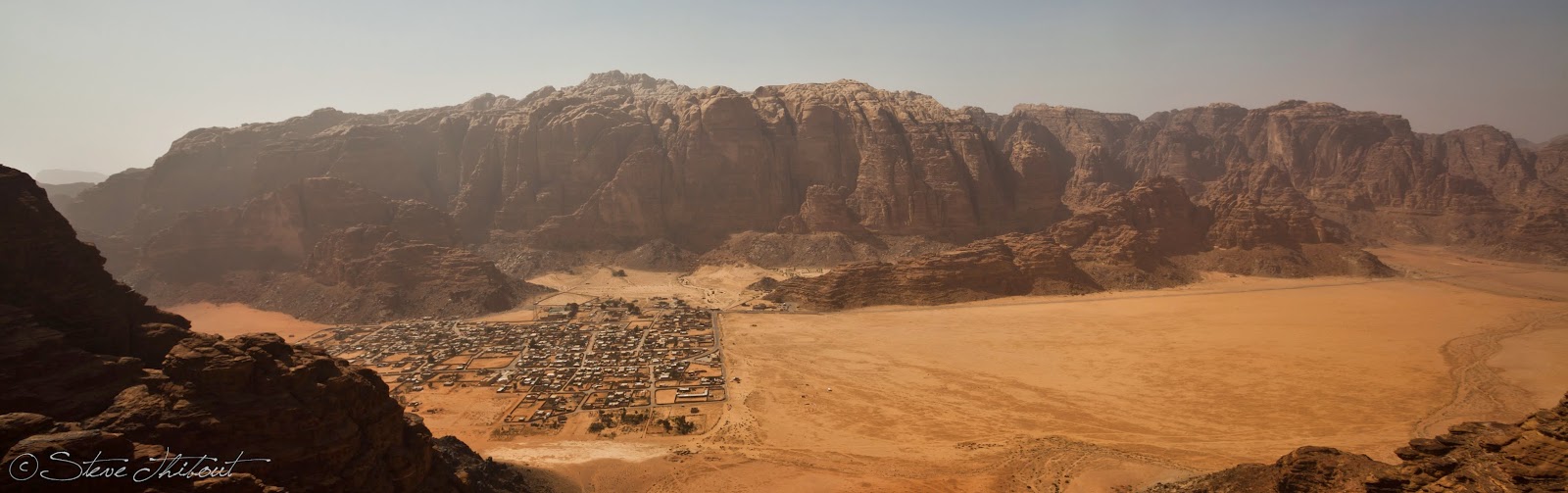 Панорамный вид на деревню Рам и вершину Джебель Рам (Djebel Rum)
