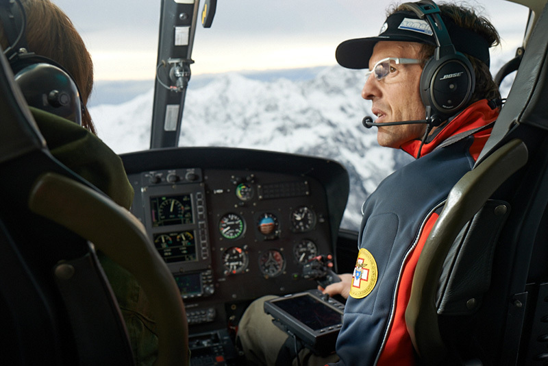 Симоне Моро - на спасательном вертолете на Эвересте