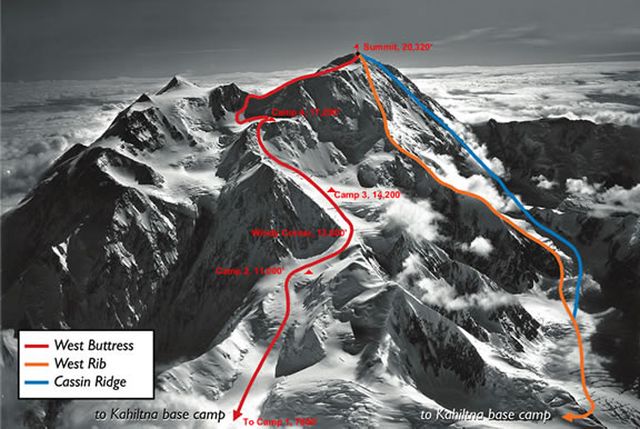 МакКинли (Денали, 6168 метров) красным цветом обозначен стандартный маршрут восхождения