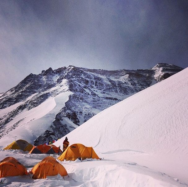 Эверест. Северная стена. лагерь на 7000 метров 