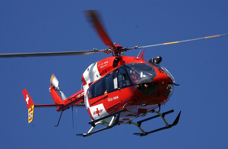 вертолет спасслужбы Rega 
