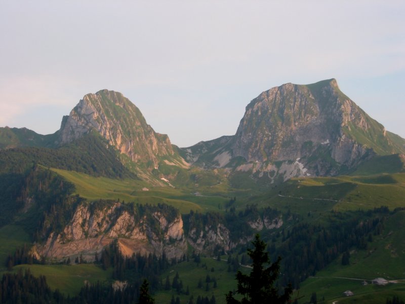 Бернские Альпы: горы Nünenenflue и Gantrisch