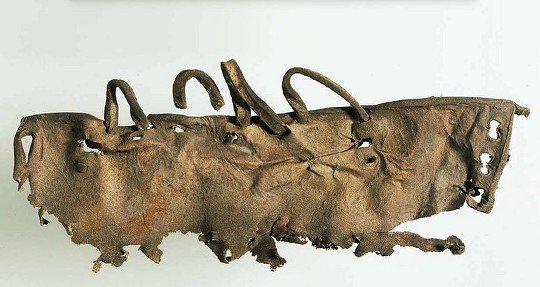 Этот древний ботинок был найден во льду на границе Бернских и Валлийских Альп. (KEYSTONE/Canton Bern Archaeological Service)