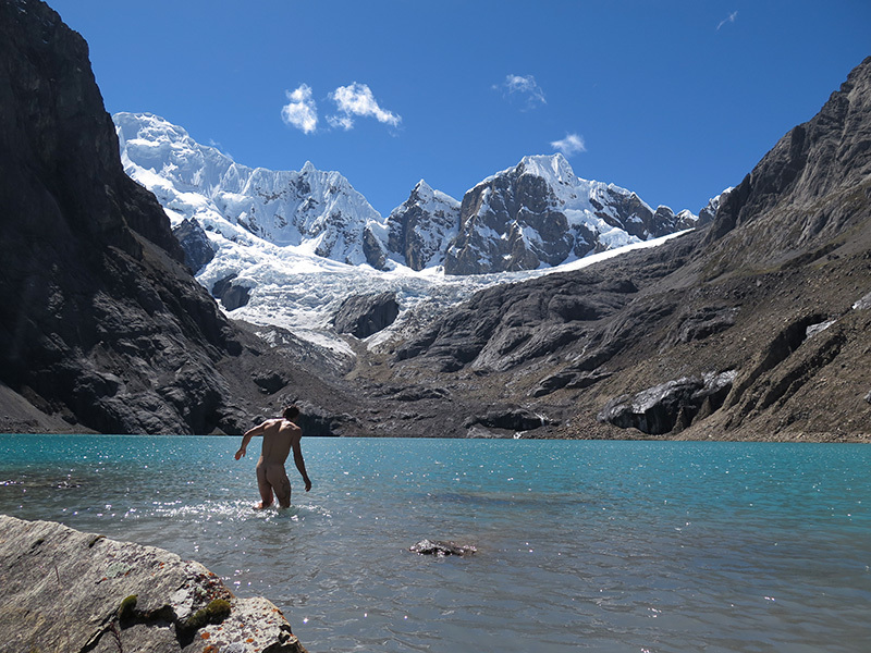 Кордильера-Уайуаш (Cordillera Huayhuash) в Перу.