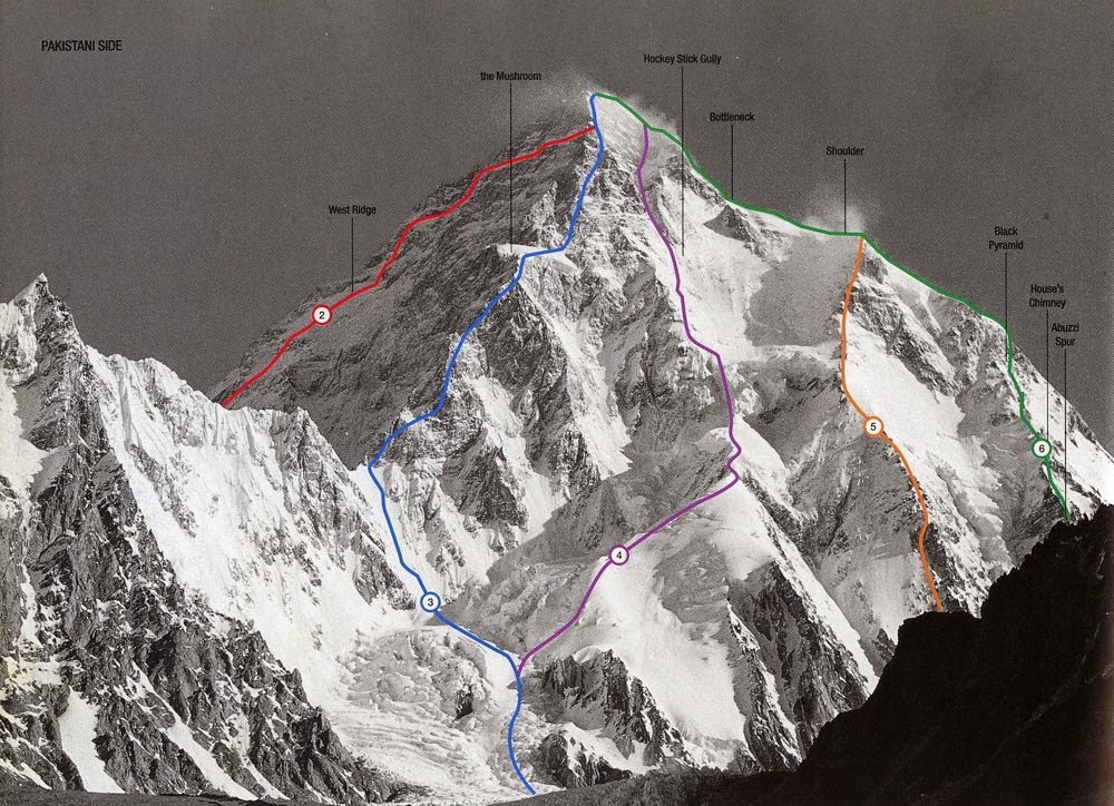 Маршруты восхождения на К2: Зеленый - стандартный маршрут по гребню Абруцци, оранжевый - маршрут Томо Чезена