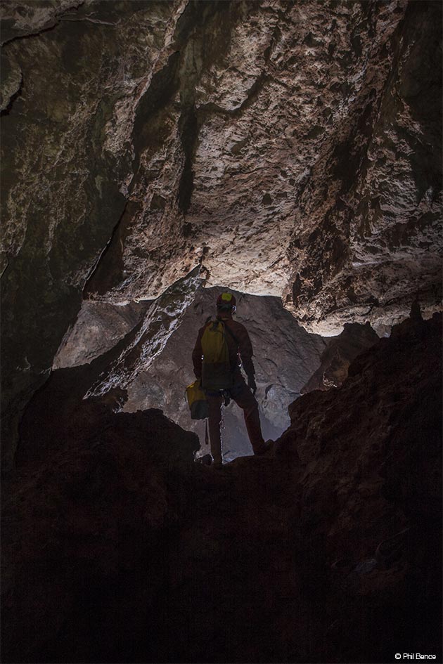 изучение двух самых глубоких на сегодняшний день естественных пещер в Африке: "Anou Iflis" (-1200 м) и "Anou Boussouil" (-805 м)