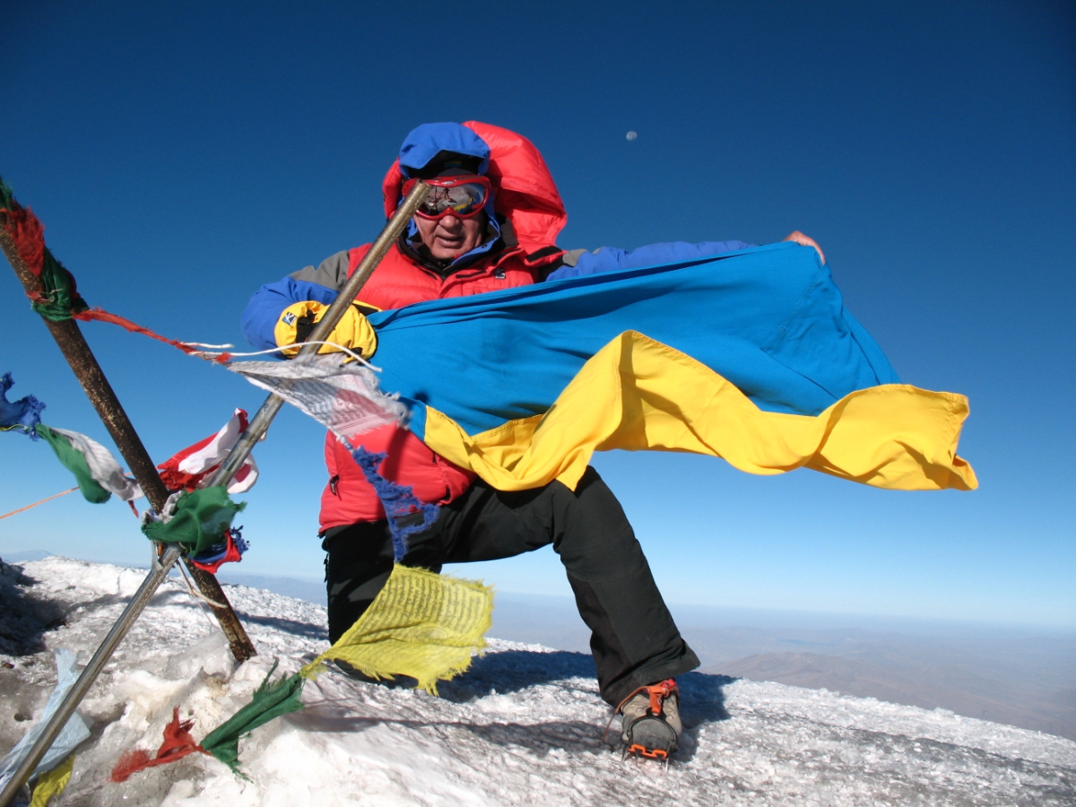  Мстислав Горбенко (67 лет, Одесса) на вершине Арарат 