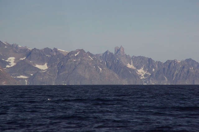гора Киркен (Kirken) как ее видно с моря