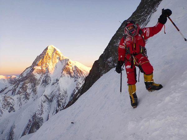 Адам Белецкий во время восхождения на вершину Броуд Пик 