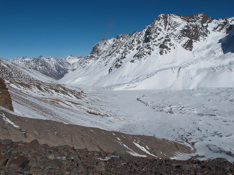 Сесилия Бюль (Cecilia Buil) и Анна Торретта (Anna Torretta) на 160 метровом маршруте  "La Gioconda" (WI 6) на горе Cerro El Marmolejo (6109 м)