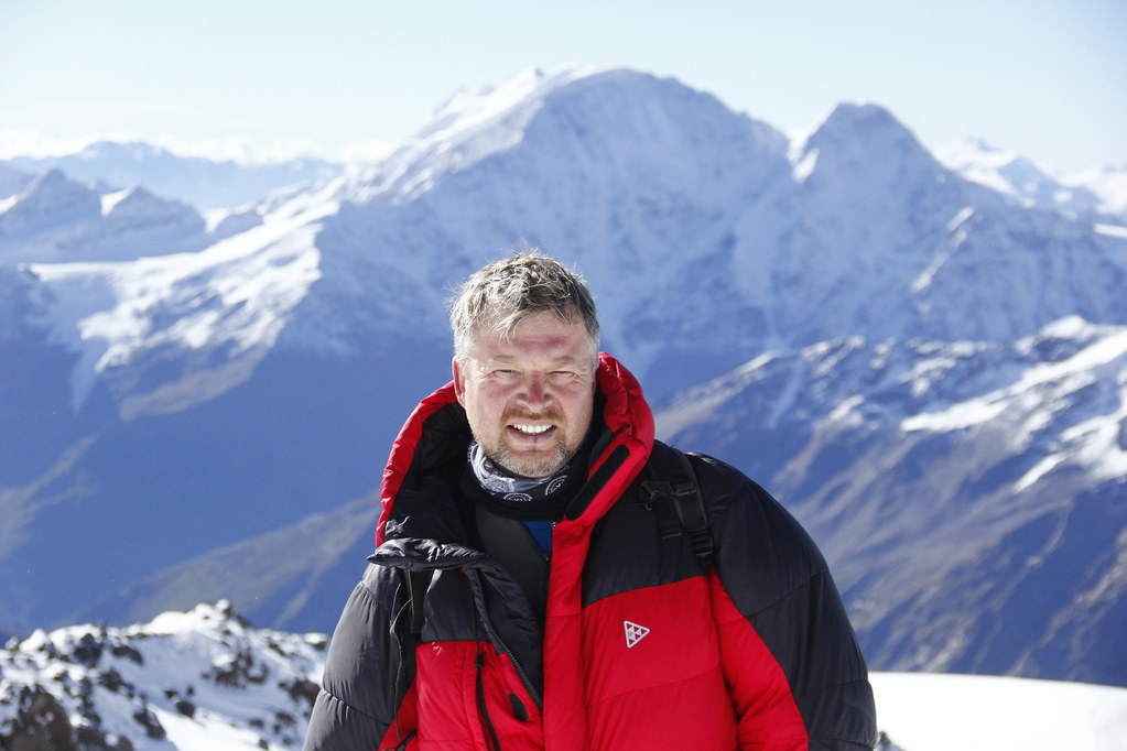 Валдис Пельш, в акклиматизационном восхожденим на Эльбрусе, осенью 2014 года