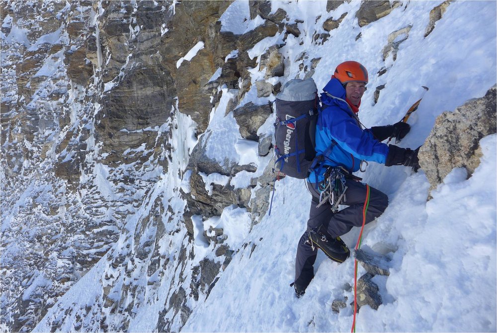  Мик Фаулер (Mick Fowler) при восхождении на на Хагшу Пик (Hagshu Peak, 6515 м, Восточный Киштвар, Индия) 