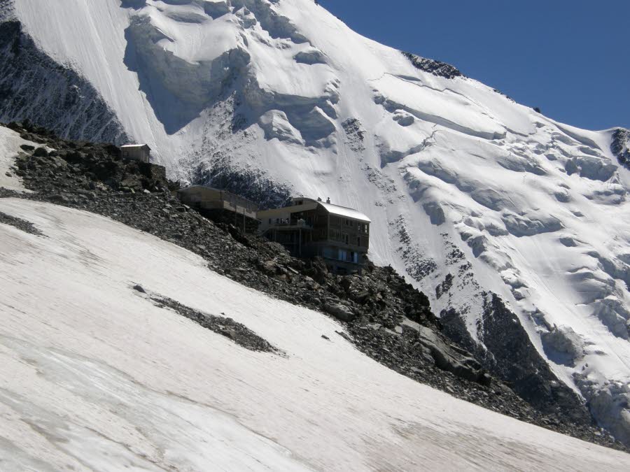 горная хижина Тет Рус (Refuge de Tête Rousse) на отметке 3100 метров