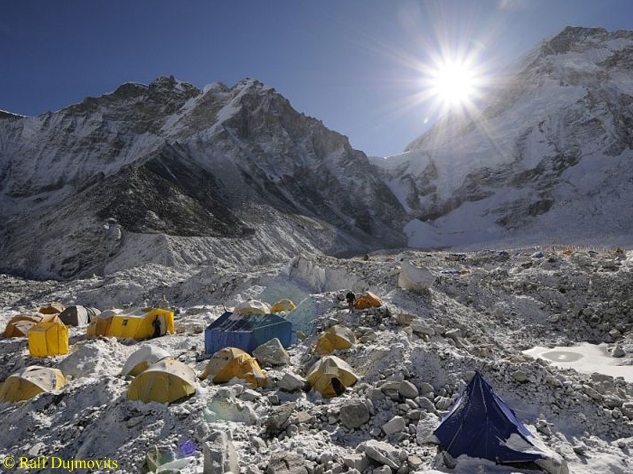 Базовый лагерь Эвереста с Непальской стороны