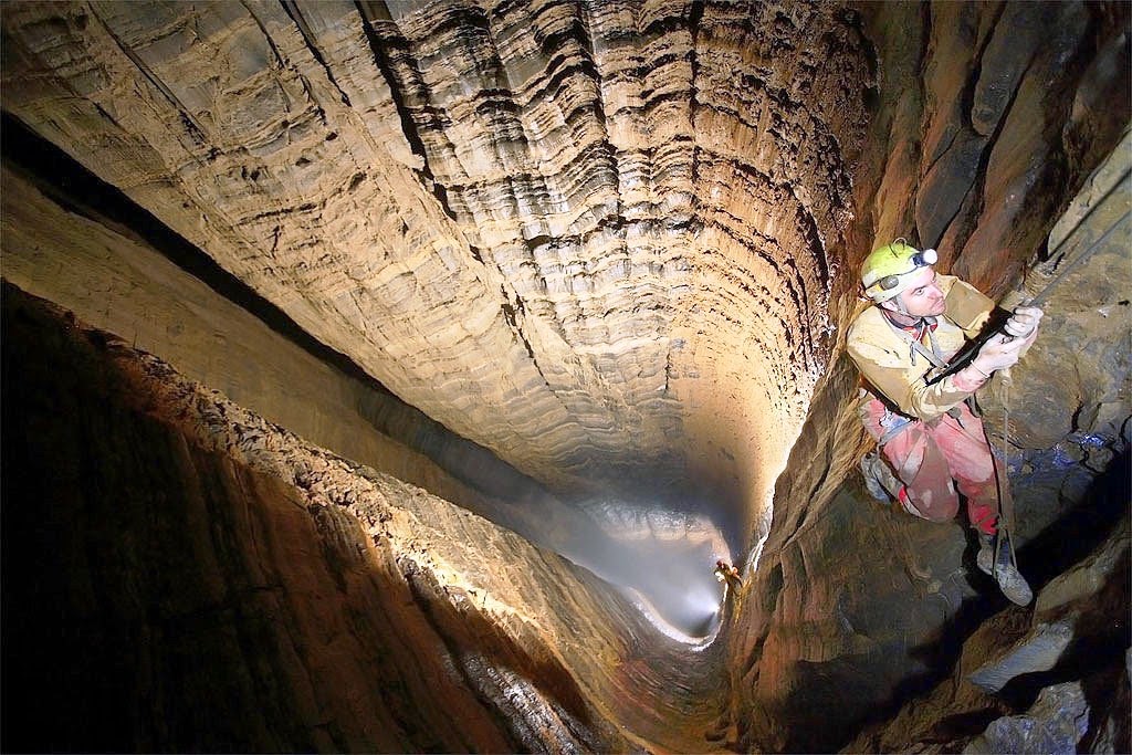 Miao Keng cave. Photo Robbie Shone