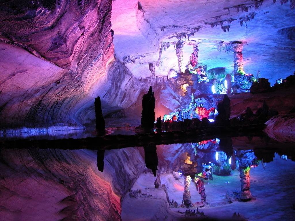 Пещера Тростниковой Флейты (Reed flute cave)