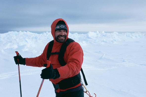 Лонни Дюпре (Lonnie Dupre) в восхождении на вершину высочайшей горы Северной Америки: Мак-Кинли (Денали, 6194м), находящуюся за полярным кругом на Аляске
