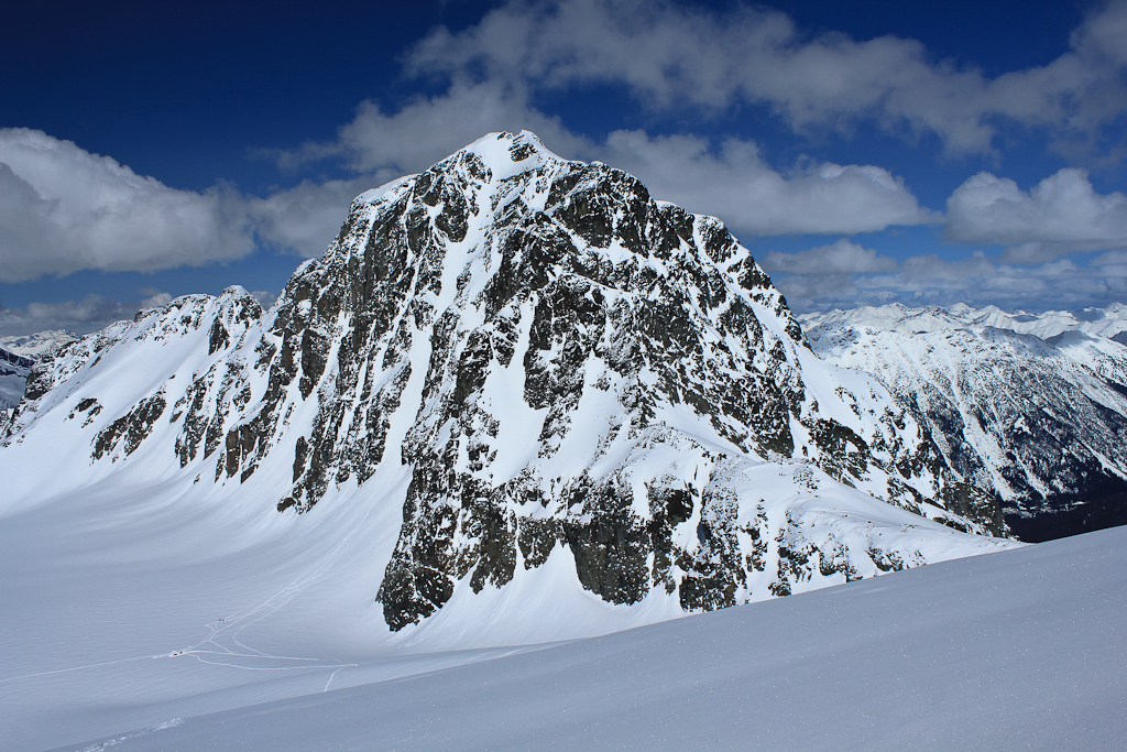 пик Джоффре (Joffre Peak 2721 м)