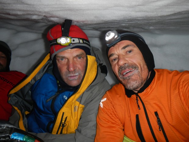 швейцарец Михал Бруннер (Michal Brunner) и чех Ендрих Худечек (Jindřich Hudeček) в предыдущей попытке восхождения по маршруту