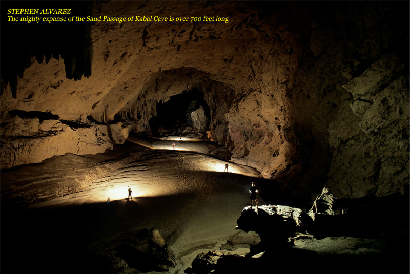  СТИВЕН АЛЬВАРЕС. Могучий простор Песчаного Хода в пещере Кабал, длиной более 214м