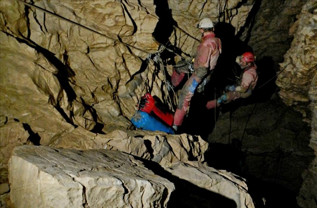 пещера Крубера-Воронья. Проект "Зов Бездны" 2012