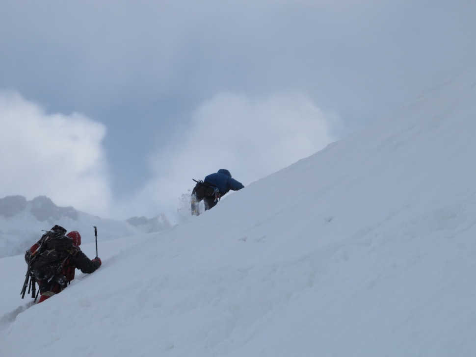 Очень много снега на пути от первого к второму высотному лагерю. Нангапарабат, март 2015
