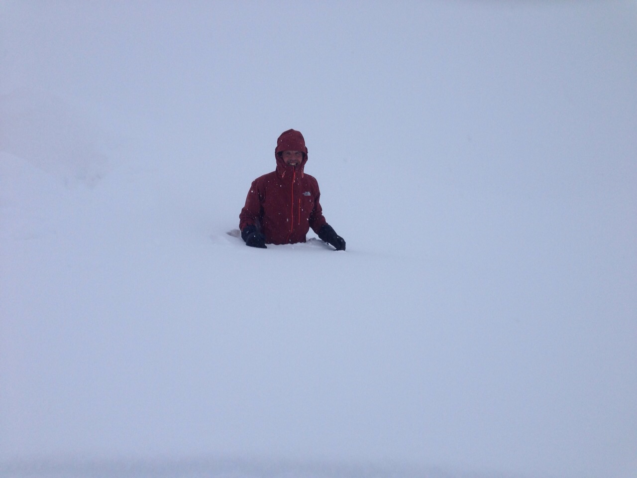 Уровень снега в Базовом лагере Манаслу. Март 2015