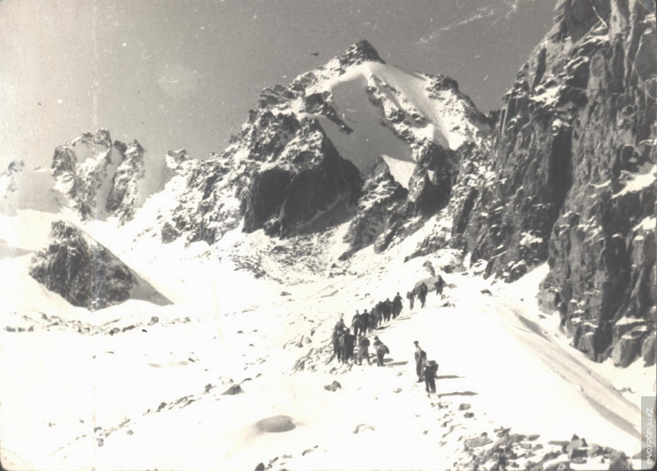 Альпиниада на пик Амангельды. 4010 м.