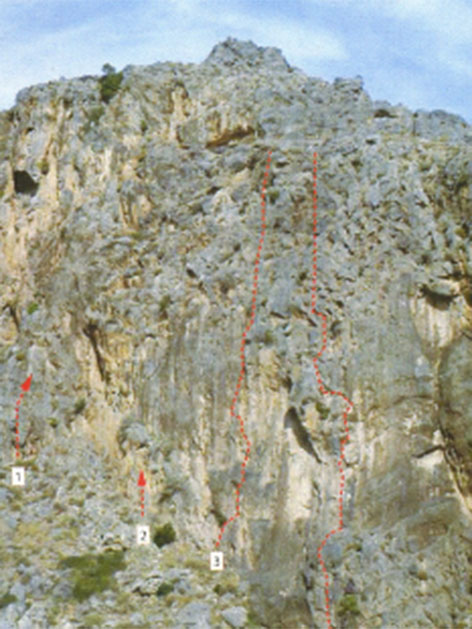 скальная стена Kapsa в ущелье Pervolakia на острове Крит