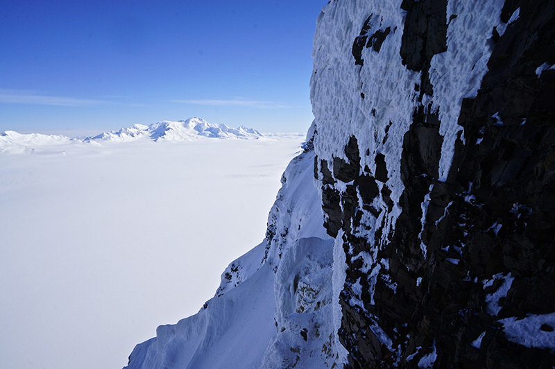 Маркус Пухер (Markus Pucher) на маршруте  Into the Wild по Западной стене горы Маркони Сур (Cerro Marconi Sur)