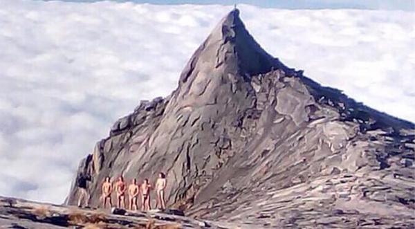 Скандальная фотосессия на горе Кинабалу