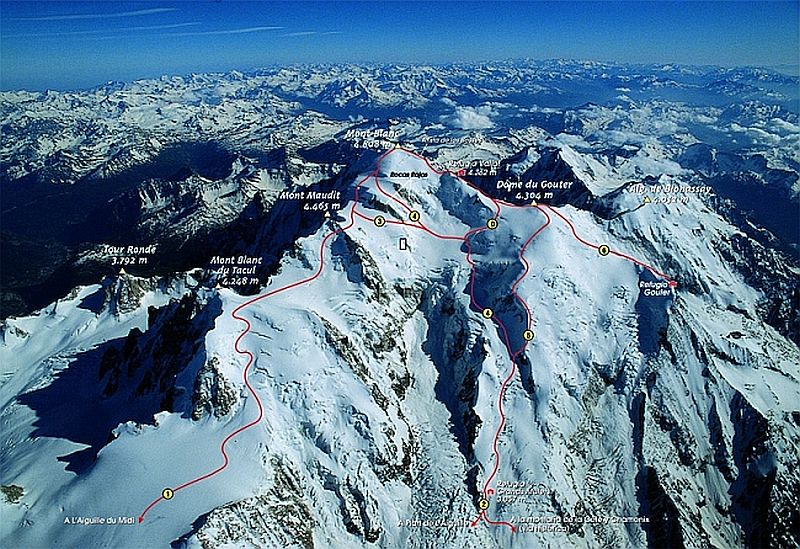 под номером 1 - маршрут "voie des trois monts" на вершины (Mont Maudit, Mont Blanc du Tacul, Monte Bianco