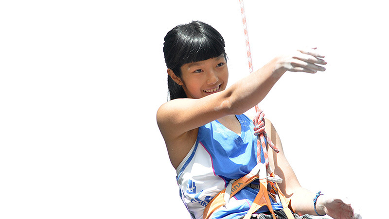 Ашима Шираиши (Ashima Shiraishi) завоевала золото (в дисциплинах боулдеринг и сложность) на молодежном Чемпионате Мира по скалолазанию, проходившим в с 28 августа по 6 сентября в Арко (Италия)