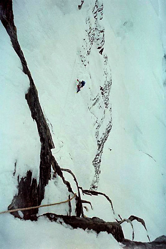 Южная стена Лхоцзе, 1991. Лавиноопасный кулуар выше лагеря-1