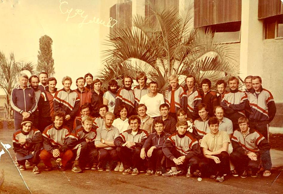 Сборы сборной к-ды СССР в Эшерах (Абхазия) на базе сборных команд СССР перед экспедицией на Канченджангу. 1987