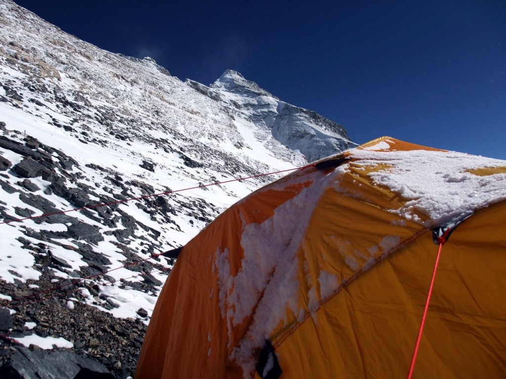 Северная стена Эвереста. Третий высотный лагерь. Где-то в этом районе лежит тело Сэнди Ирвина