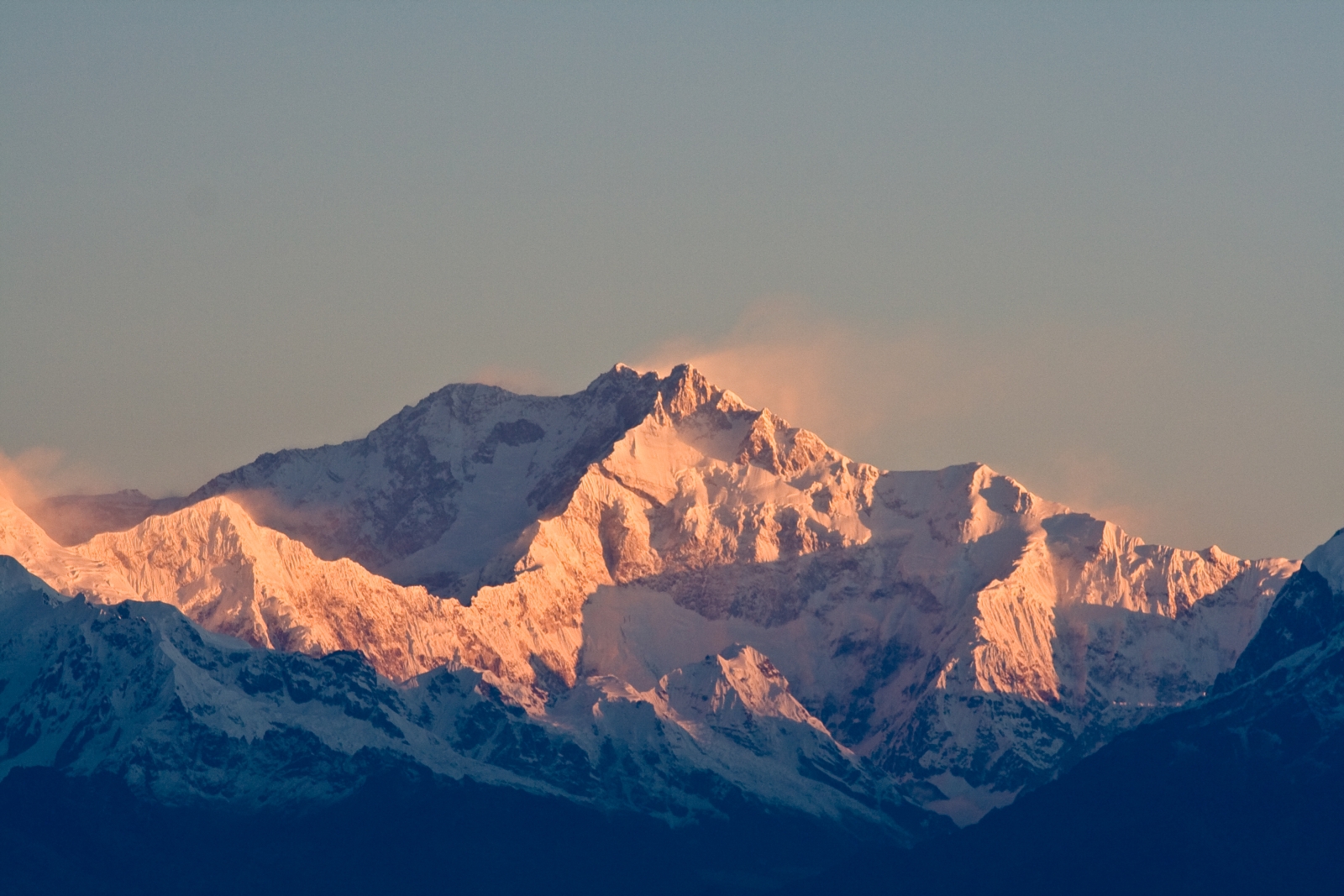  Канченджанга  (Kangchenjunga, 8586 м) - третья по высоте вершина мира